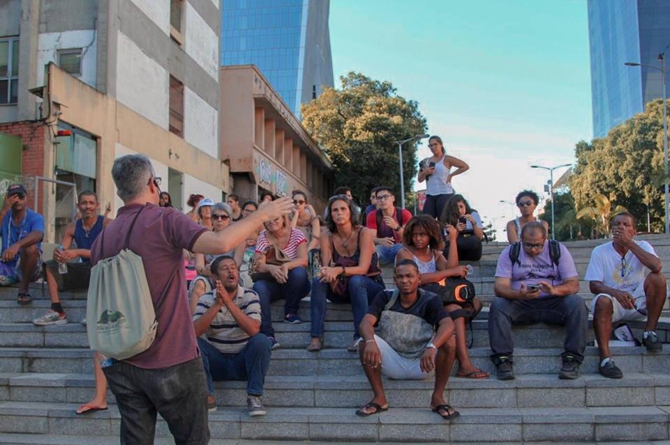 Alunos do projeto Acelerando a Escolaridade no Cais do Valongo